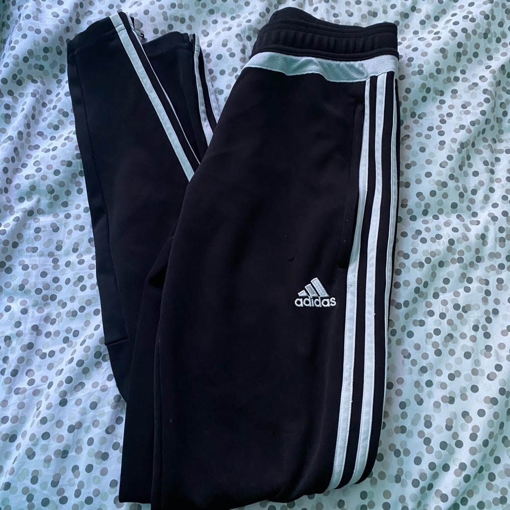 Adidas soccer joggers 🖤🤍